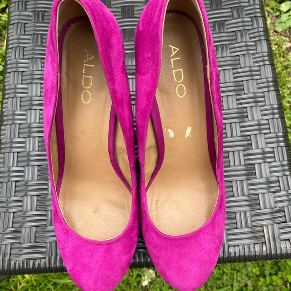 Aldo, fuchsia faux suede 6” pleaser wedge heels. - Picture 3 of 5